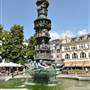 De Historiezuil laat in 10 lagen 2000 jaar historie van de stad Koblenz zien.